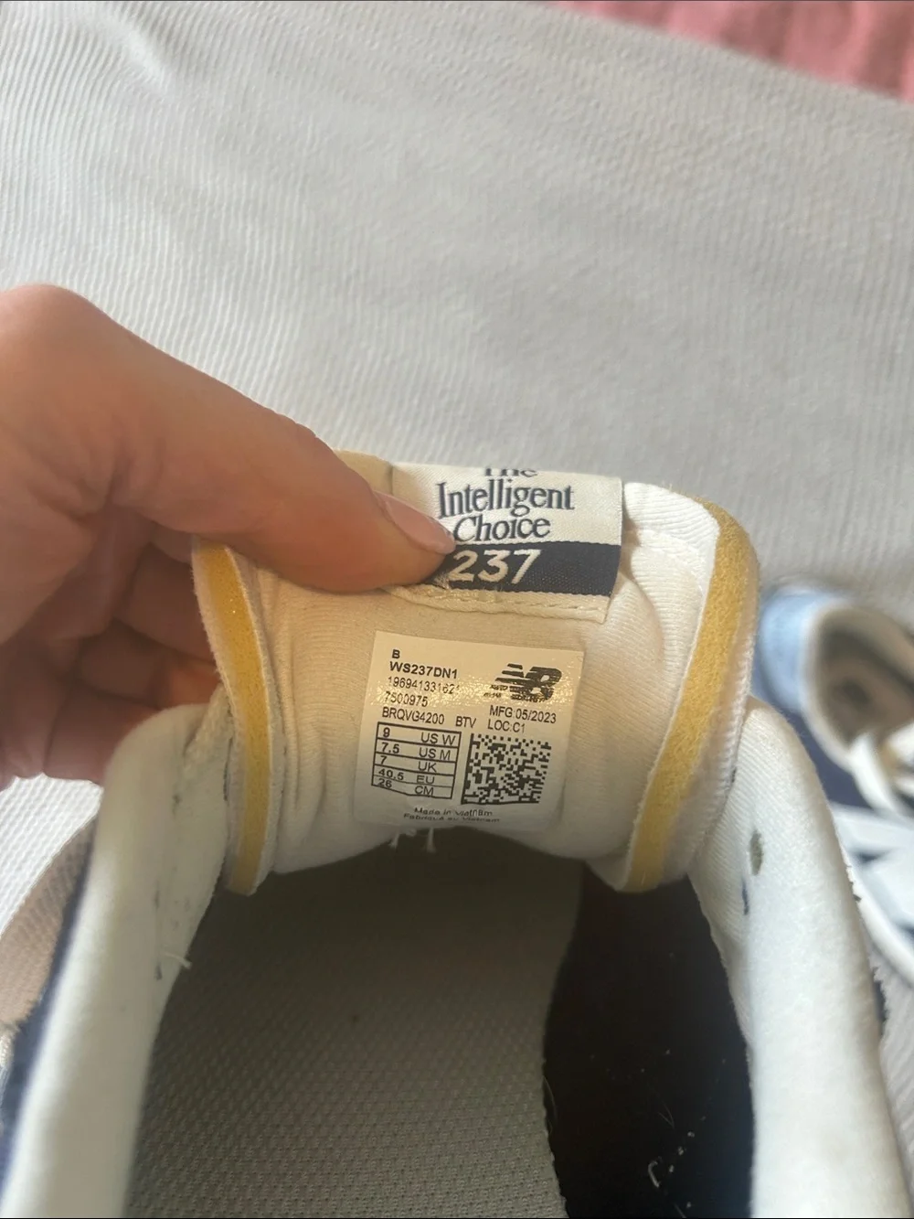 New Balance Navy, White & Gray Retro Runner Sneakers - Style 237
